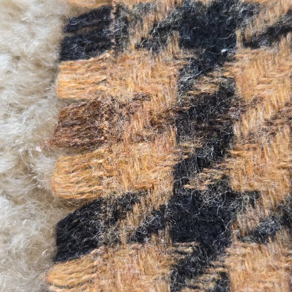 Cashmere Houndstooth Oblong Fringed Scarf Tan Black - Picture 7 of 10